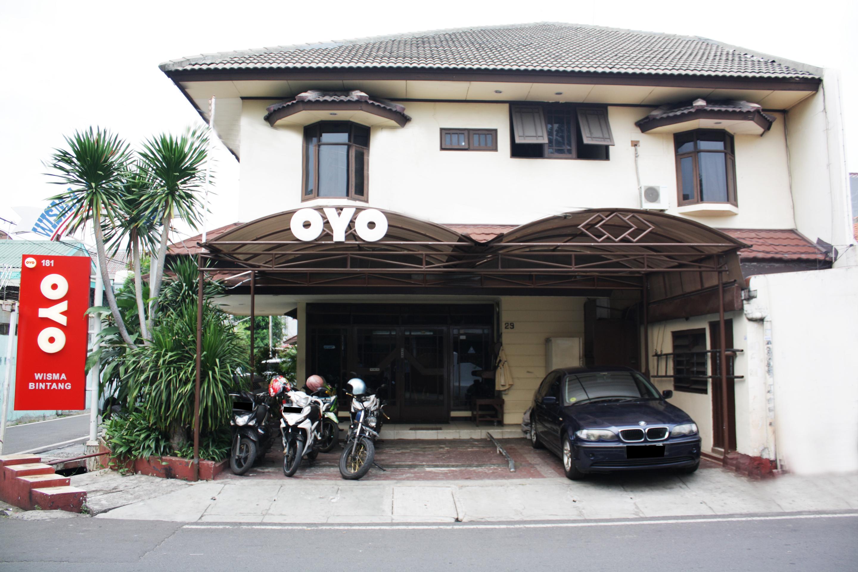 Vaccinated Staff - Oyo 181 Wisma Bintang Jakarta Exterior photo