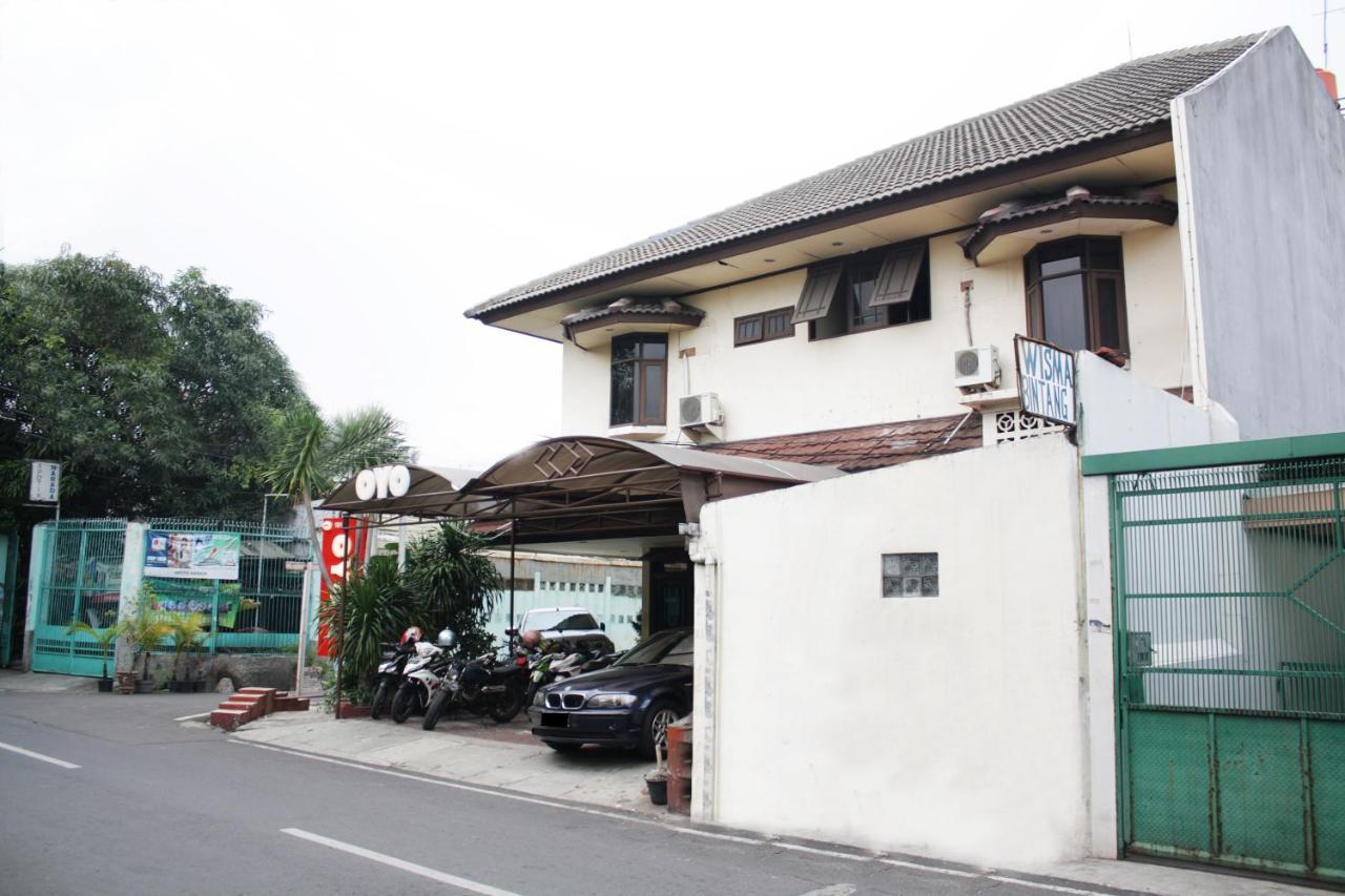 Vaccinated Staff - Oyo 181 Wisma Bintang Jakarta Exterior photo